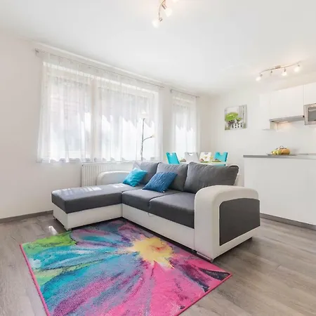 New Modern Apt With Terrace And Private Garden
