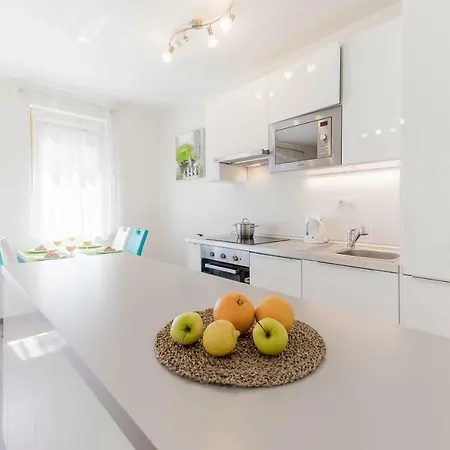 New Modern Apt With Terrace And Private Garden Apartamento *