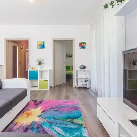 New Modern Apt With Terrace And Private Garden