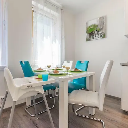New Modern Apt With Terrace And Private Garden Praga